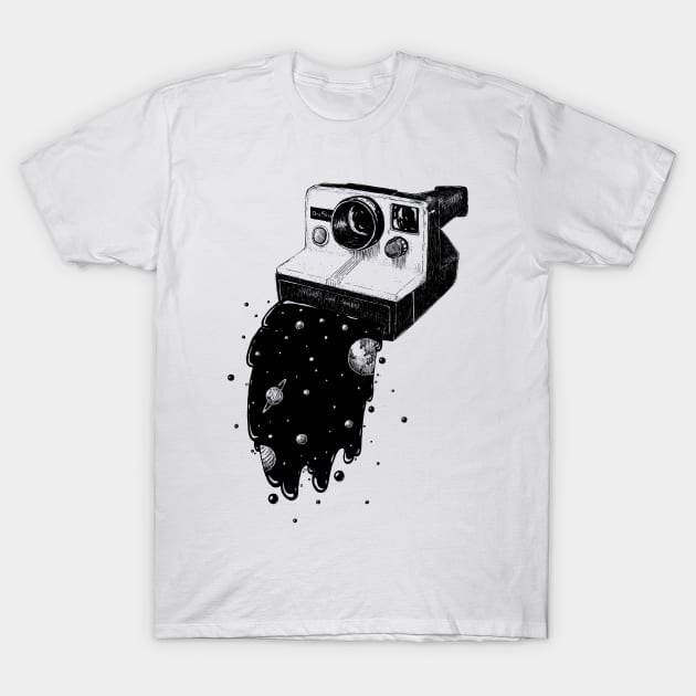 camera T-Shirt by rudoi